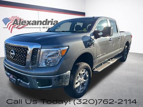 Used 2018 Nissan Titan SV w/ SV Convenience Package image 1