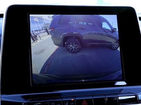 New 2026 Jeep Compass Latitude image 14