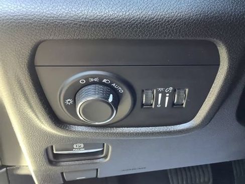 Used 2023 Jeep Grand Cherokee L Laredo w/ Luxury Tech Group I AWD/4WD image 26
