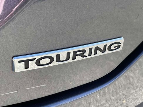 Used 2025 Honda Pilot Touring image 9