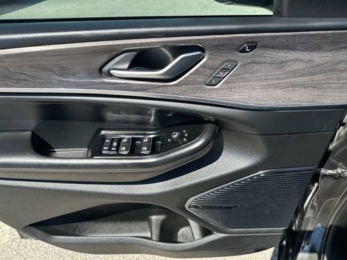 Used 2022 Jeep Grand Cherokee L Overland w/ Advanced Protech Group III image 22