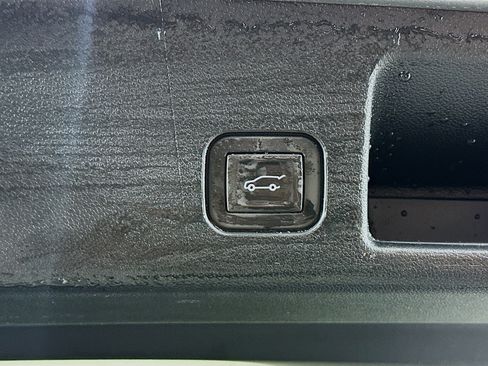 Used 2025 Chevrolet Equinox EV RS FWD image 29