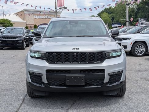 Used 2023 Jeep Grand Cherokee L Limited w/ Luxury Tech Group II AWD/4WD image 3