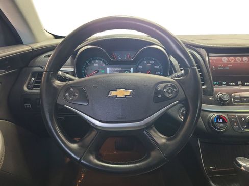 Used 2019 Chevrolet Impala LT FWD image 12