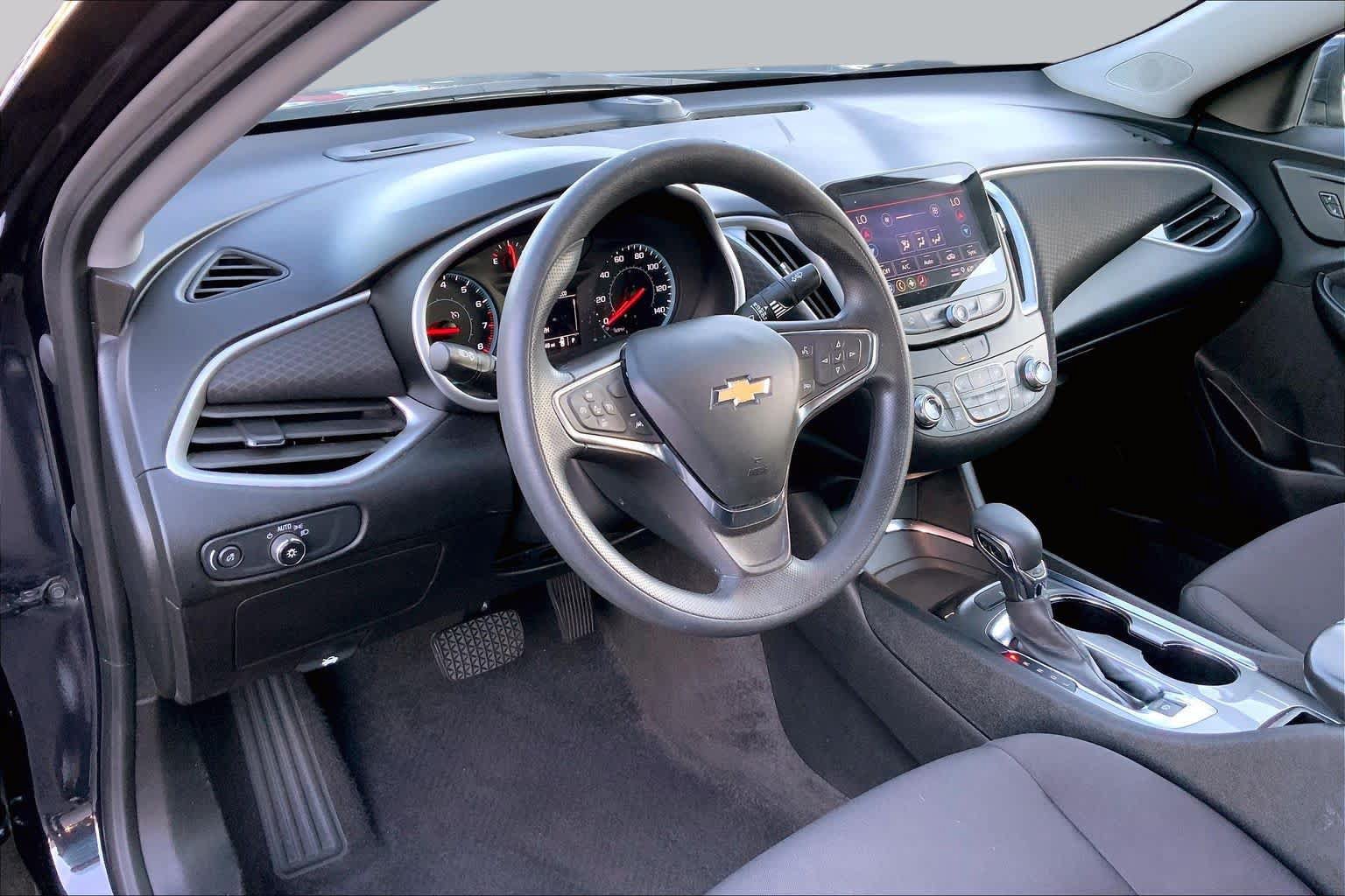 Used 2023 Chevrolet Malibu LT FWD image 15