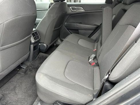 Used 2023 Kia Sportage LX image 12