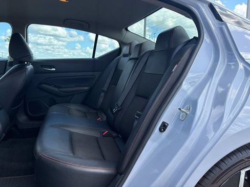 Used 2024 Nissan Altima 2.5 SR FWD image 14
