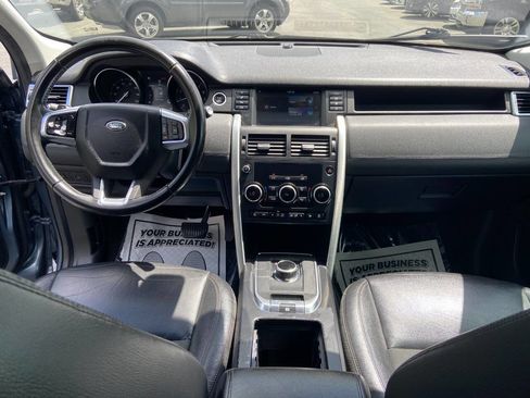 Used 2018 Land Rover Discovery Sport SE image 11