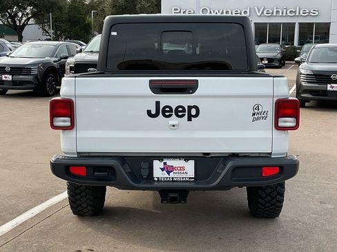 Used 2022 Jeep Gladiator Sport image 6