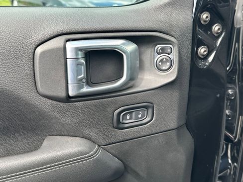 Used 2023 Jeep Wrangler Unlimited Sahara w/ Cold Weather Group AWD/4WD image 16