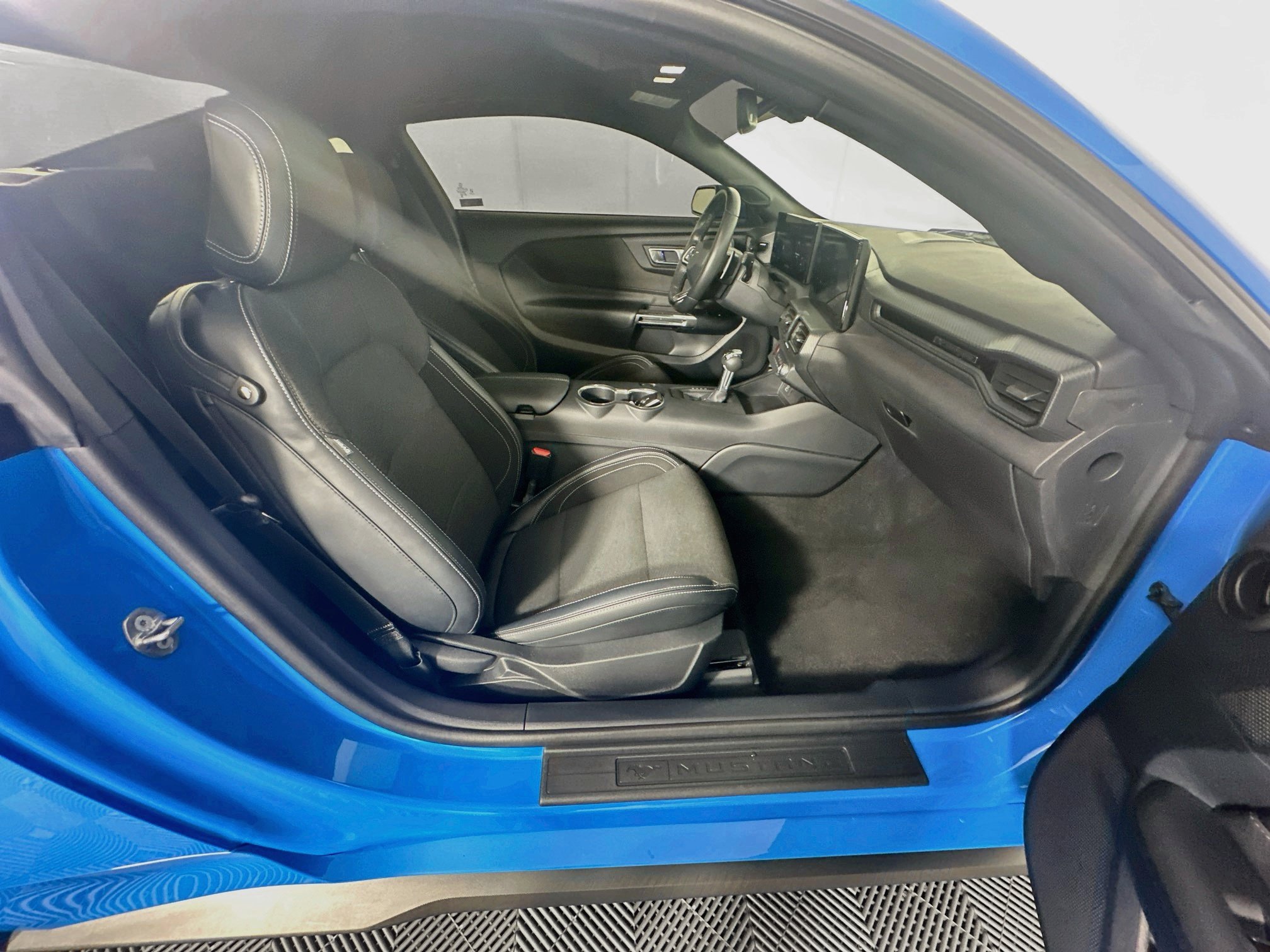 Used 2024 Ford Mustang GT RWD image 27
