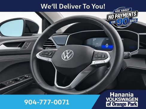 Used 2025 Volkswagen Taos SE FWD image 20