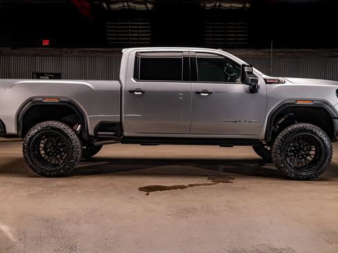 Used 2026 GMC Sierra 2500 AT4X w/ AT4X AEV Edition AWD/4WD image 11