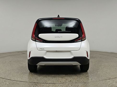 Used 2025 Kia Soul LX w/ LX Technology Package FWD image 7