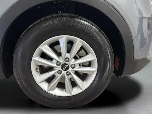 Used 2020 Kia Sorento L FWD image 28