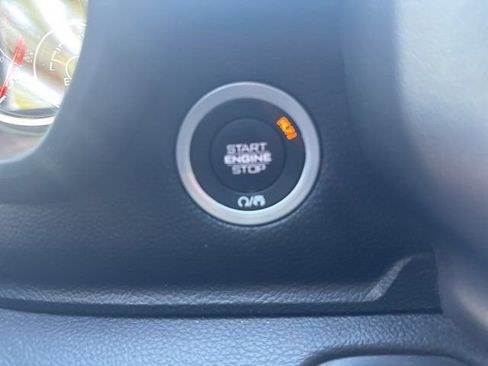 Used 2019 RAM 1500 Big Horn AWD/4WD image 18