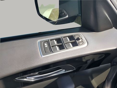 Used 2020 Jaguar F-PACE Checkered Flag image 26