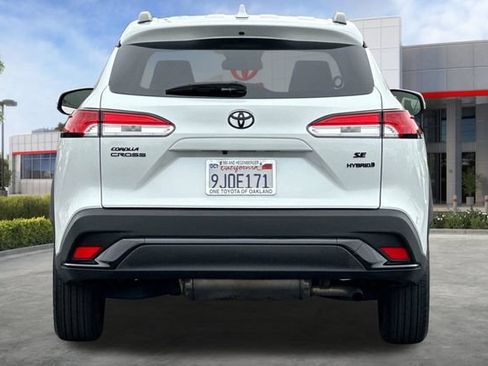 Used 2023 Toyota Corolla Cross AWD Hybrid image 5