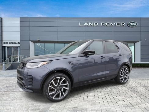 New 2024 Land Rover Discovery Dynamic SE image 1