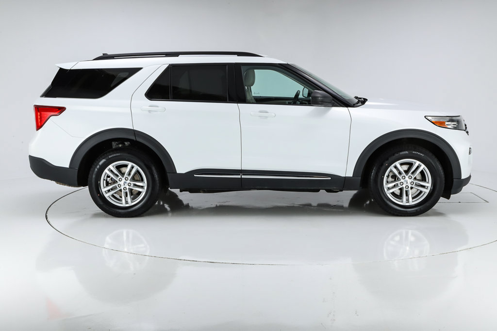 Used 2023 Ford Explorer XLT w/ Equipment Group 202A AWD/4WD image 15