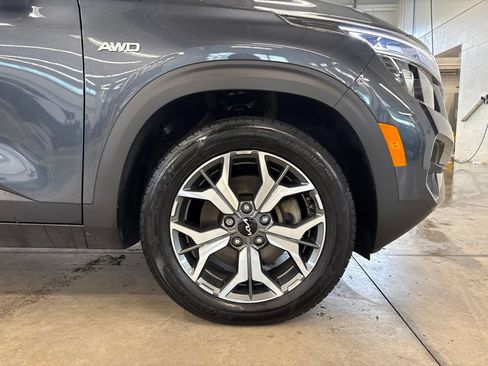 Certified 2022 Kia Seltos EX AWD/4WD image 28
