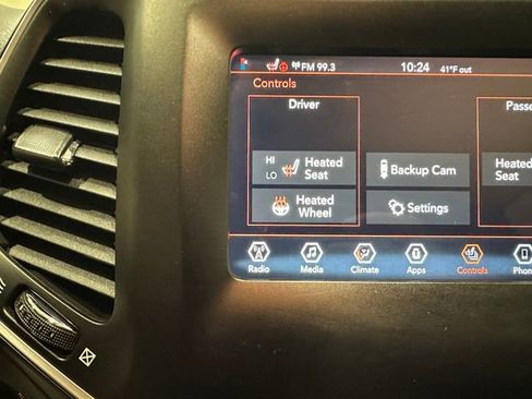 Used 2019 Jeep Cherokee Latitude Plus w/ Cold Weather Group image 11