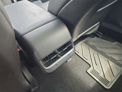 Used 2020 Tesla Model 3 Standard Range Plus image 14