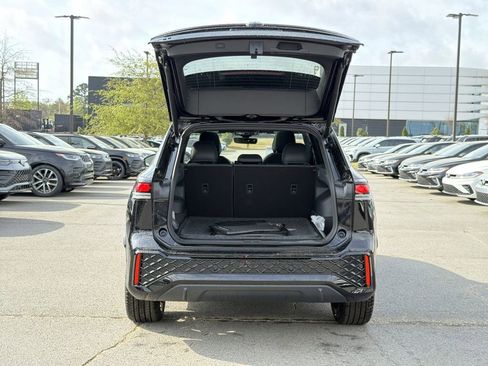 New 2026 Volkswagen Tiguan SE R-Line FWD image 14