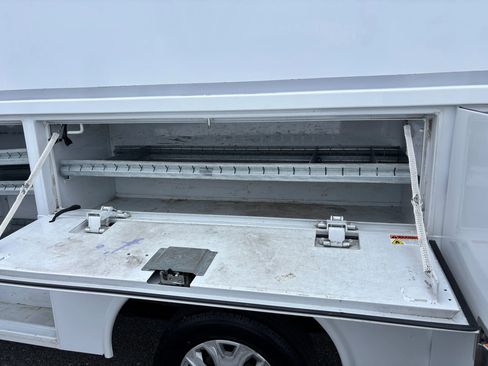 Used 2016 Ford Transit 250 138 w/ Interior Upgrade Package image 27