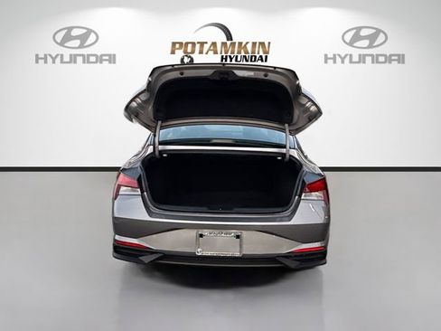 Used 2023 Hyundai Elantra SE FWD image 24