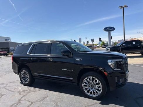 Used 2023 GMC Yukon Denali Ultimate AWD/4WD image 2