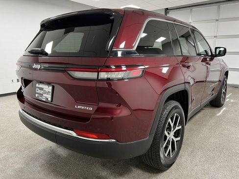 Used 2024 Jeep Grand Cherokee Limited image 13