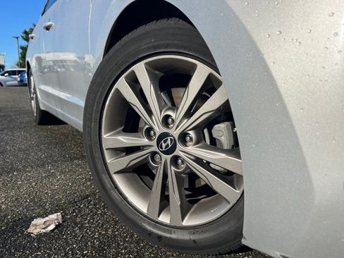 Used 2018 Hyundai Elantra SEL w/ Cargo Package image 2