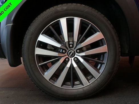 Used 2022 Nissan Pathfinder Platinum w/ Cargo Package image 89