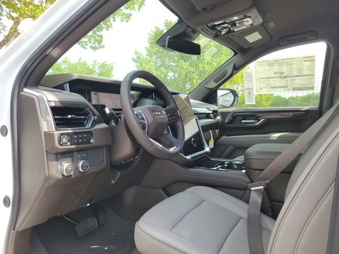 New 2026 GMC Yukon XL Elevation RWD image 8