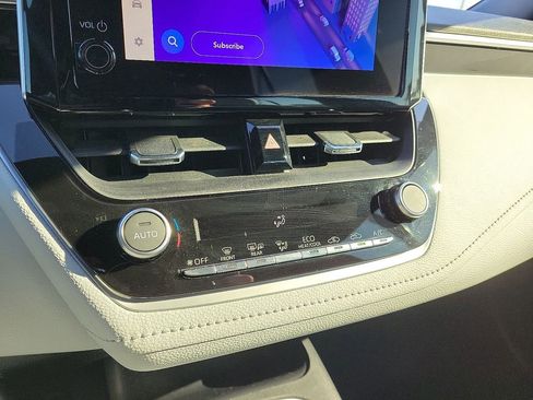 Used 2024 Toyota Corolla SE image 19