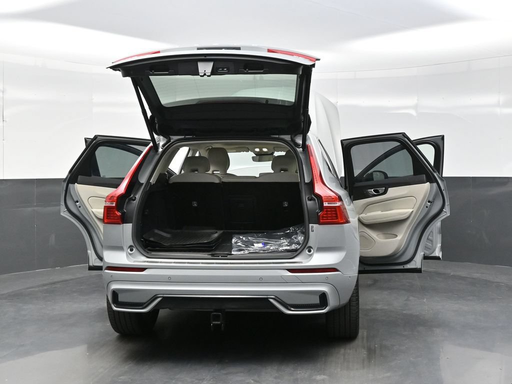 Used 2025 Volvo XC60 T8 Ultra w/ Protection Package Premier AWD/4WD image 44