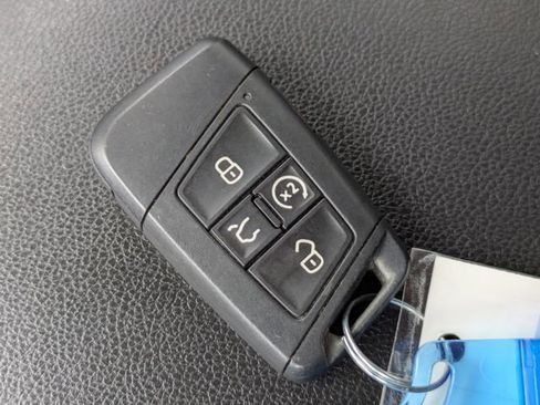 Used 2023 Volkswagen Tiguan SE FWD image 34