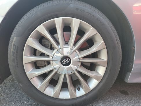 Used 2015 Hyundai Sonata Limited w/ Option Group 06 FWD image 9