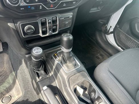 Used 2023 Jeep Wrangler Unlimited w/ Cold Weather Group AWD/4WD image 17