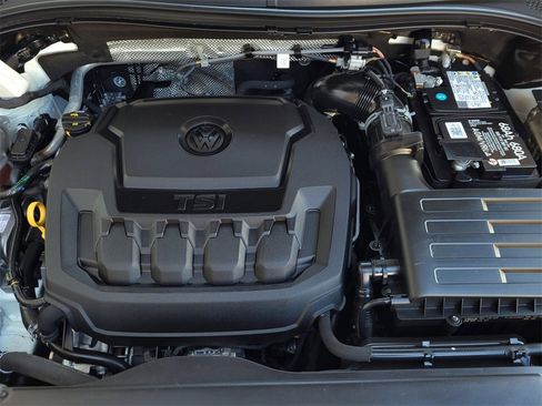 Used 2020 Volkswagen Tiguan SE R-Line image 27