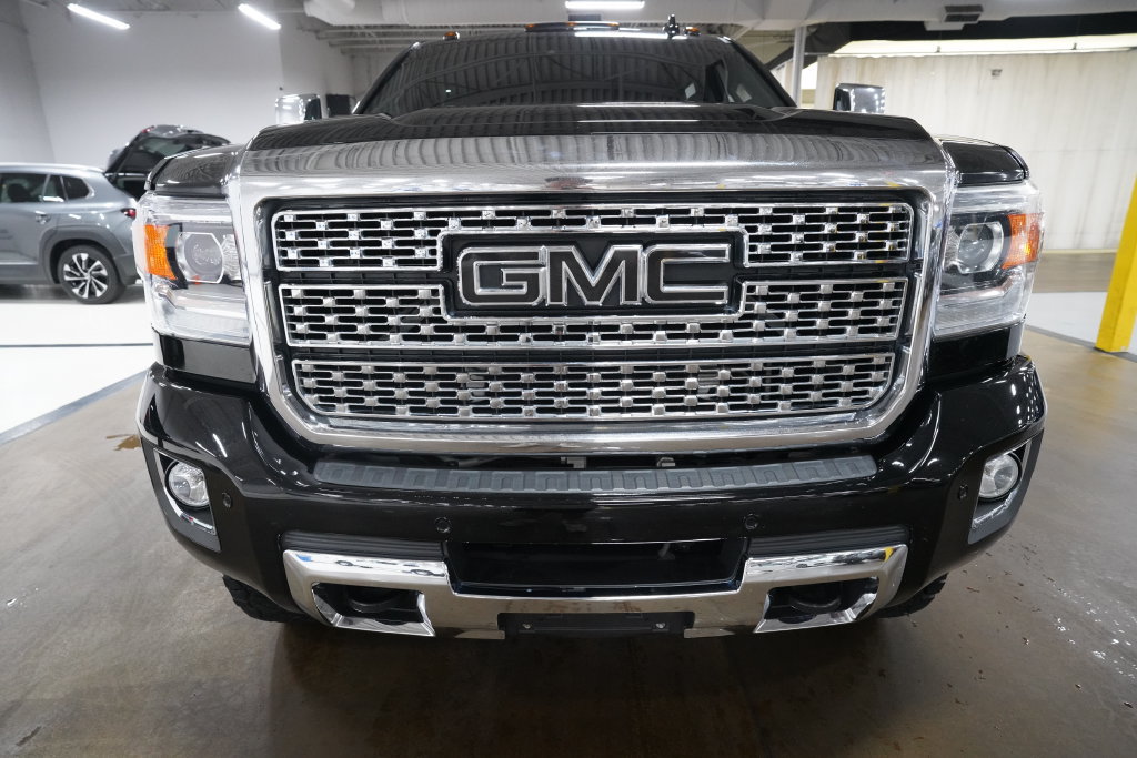 Used 2016 GMC Sierra 2500 Denali w/ Driver Alert Package AWD/4WD image 20