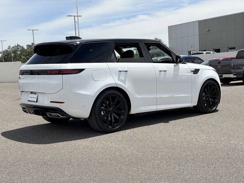 New 2026 Land Rover Range Rover Sport Dynamic SE AWD/4WD image 18