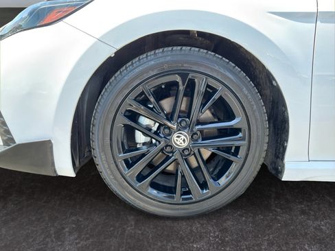 Used 2025 Toyota Camry SE FWD image 9