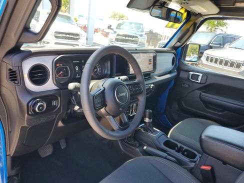 Used 2024 Jeep Wrangler Sport S image 10