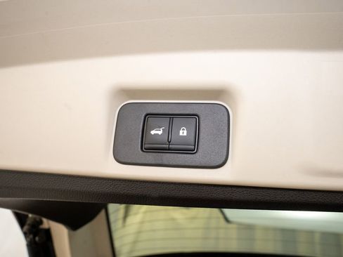 Certified 2025 Nissan Ariya Platinum image 7