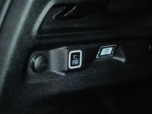 Used 2024 Jeep Grand Cherokee L Altitude image 32