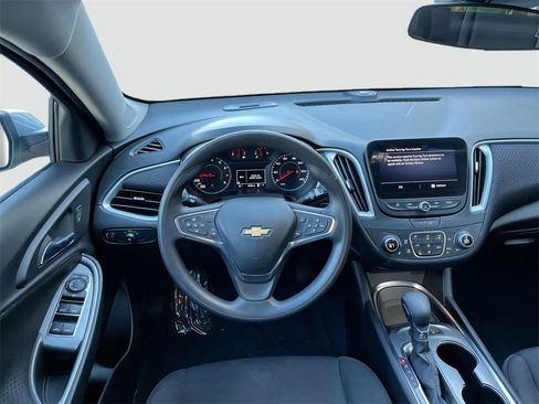 Used 2024 Chevrolet Malibu LT image 25