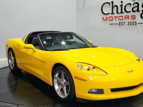 Used 2006 Chevrolet Corvette Coupe w/ Preferred Equipment Group RWD image 2