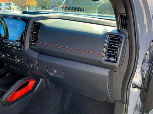 Used 2023 Nissan Frontier PRO-4X w/ Technology Package image 17